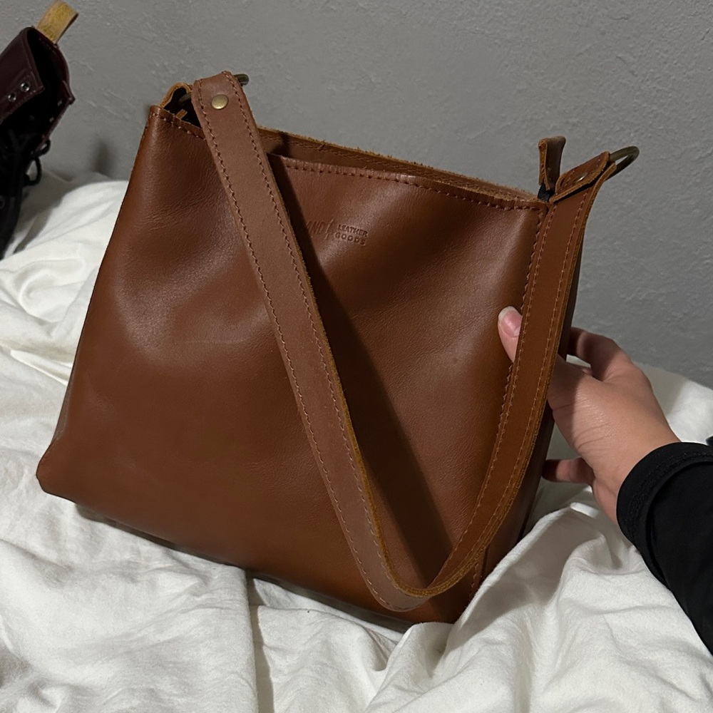 Classic Tan Leather Shoulder Bag
